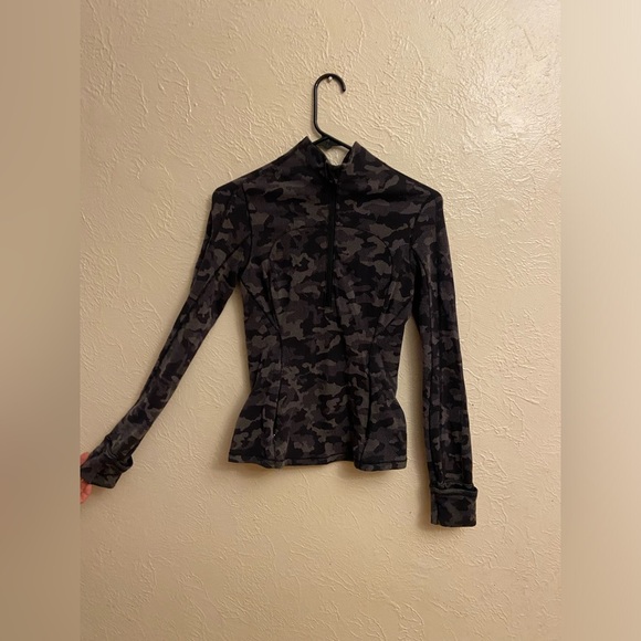 Lululemon run 1/2 zip sweater - Picture 2 of 12